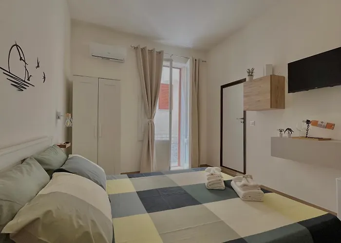 Apartment Dimora Chiarina *